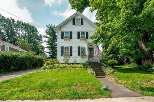 24 Nelson St, Dover, NH 03820-3715