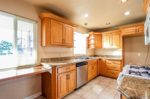 320 Ash St, Anaheim CA  92805-4315 exterior