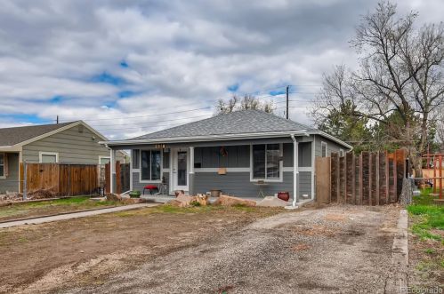 2348 Hanover St, Denver, CO 80010-1222