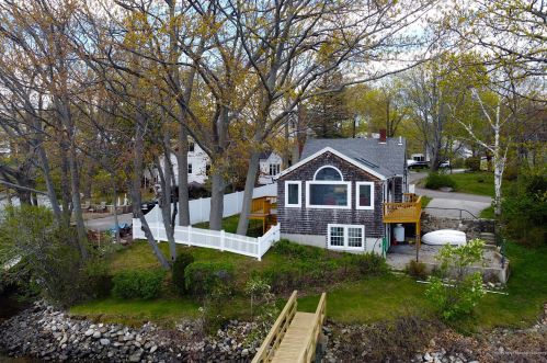 32 Mendum Ave, Kittery, ME 03904-1505