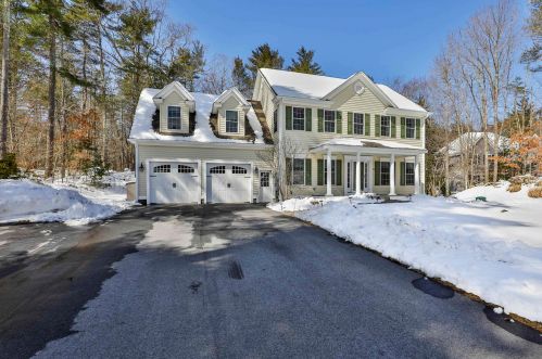 22 Hawthorne Dr, Auburn, NH 03032-3550