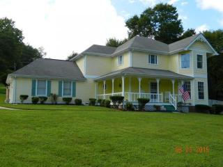 437 English Oaks Dr, Hixson, TN 37343-2872