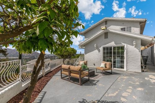 1623 Gladys Dr, Glendale CA  91206-1650 exterior