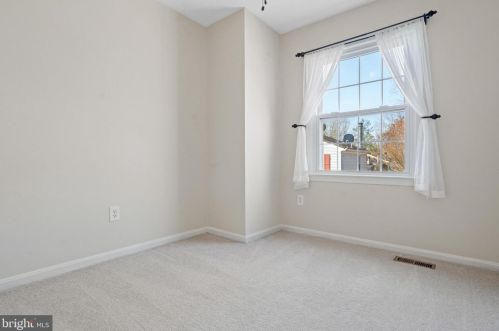 7716 Groveland Heights Ct, Springfield VA  22153-2255 exterior