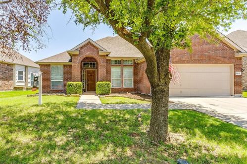 8648 Prairie Dawn Dr, Fort Worth TX  76131-3360 exterior