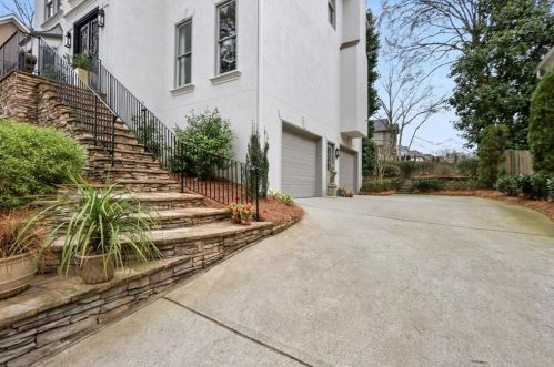 2313 Colonial Dr, Atlanta GA  30319-3806 exterior