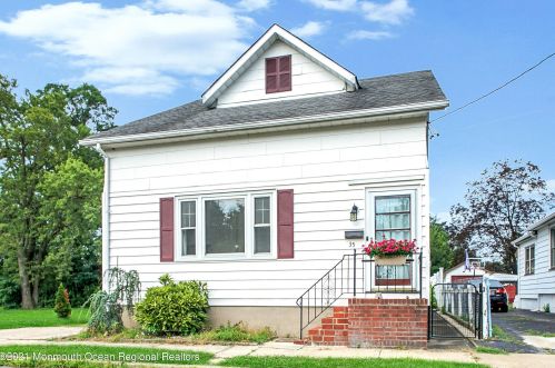 35 Brook Ln, Trenton, NJ 08619-3905