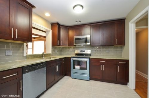 23379 Forest Ct, Bannockburn IL  60015-1285 exterior