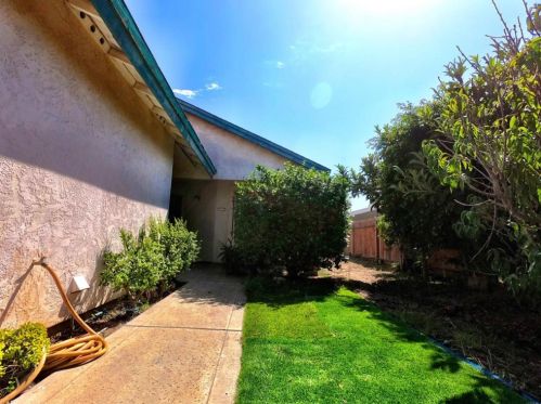 1319 Bush St, Oceanside, CA 92058-2606