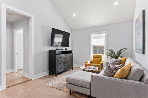 1061 Ashby Grv, Atlanta GA  30314-3146 exterior