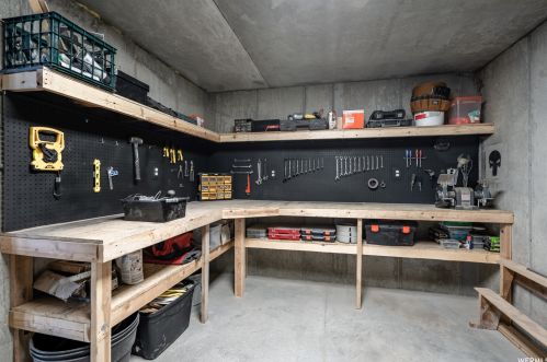 379 Sarah St, Providence UT 84332-9637 exterior