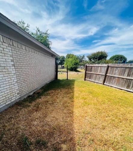 1622 Morrison Dr, Garland TX 75040-5925 exterior