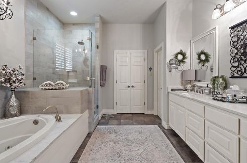 917 Biscayne, Austin TX 78734-4424 exterior