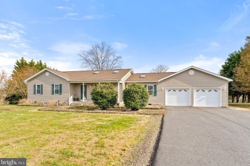 9367 Stonegate Ln, Rhoadesville, VA 22542-8560