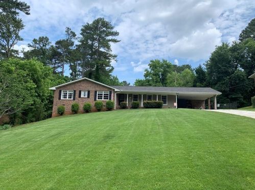 3272 Henderson Creek Rd, Atlanta, GA 30341-5702
