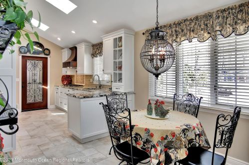 9 Fox Hill Rd, Middletown NJ exterior