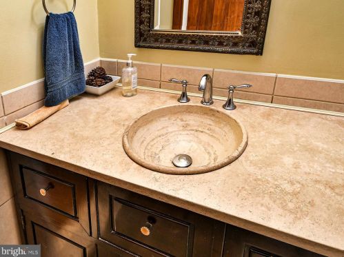 621 Greenbrier Dr, Silver Spring MD 20910-4230 exterior