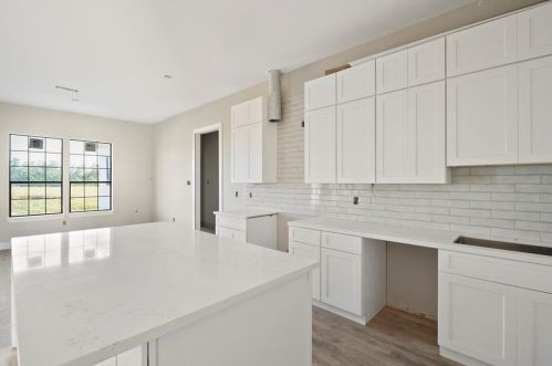 519 Chuckwagon Trl, Angleton TX 77515 exterior