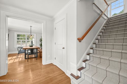 36 Evergreen Rd, Greenwich CT  06830-4611 exterior