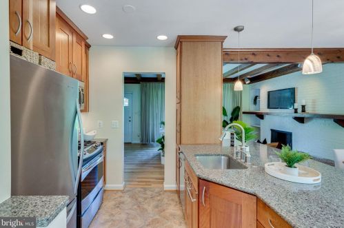 10408 Insley St, Silver Spring MD 20902-4936 exterior