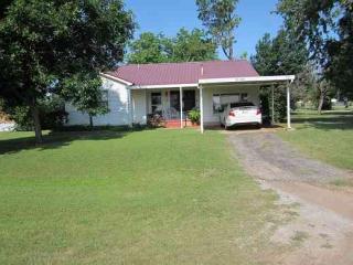 501 Alice Ave, Lindsay, OK 73052-1807