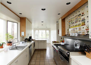 20 Martin Dl, Greenwich CT  06830-4742 exterior