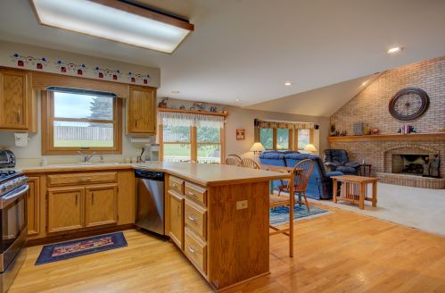 1711 Frost Ln, Naperville, IL 60564-5164
