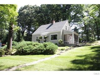18 Ledge Rd, Norwalk, CT 06853-1036