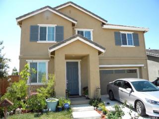 454 Potters Ln, Vacaville, CA 95687-8256