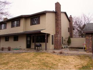 2433 Wimbledon Bay, Saint Paul, MN 55125-3561