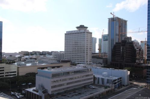 747 Amana St, Honolulu HI  96814-5115 exterior