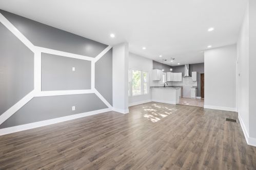 15 118th Pl, Chicago, IL 60628-6103