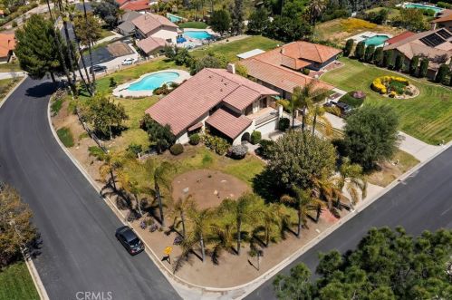 16350 Rancho Escondido Dr, Riverside CA  92506-5816 exterior