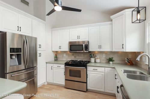 34 Barbara Ter, Middletown NJ 07748-1202 exterior