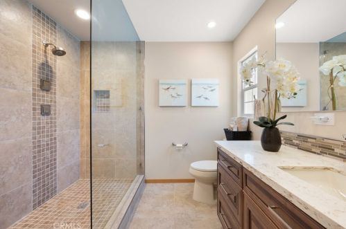 1851 Greenbriar Rd, Glendale CA  91207-1064 exterior