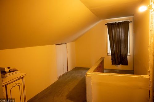 1055 Farrington St, Saint Paul MN  55117-5103 exterior