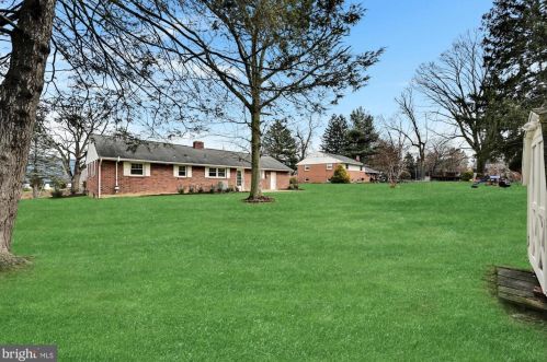 114 Running Pump Rd, Lancaster PA  17603-2245 exterior
