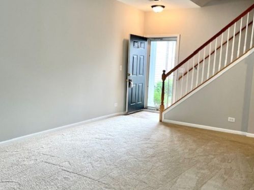 574 Springbrook Trl, Oswego, IL 60543-4003
