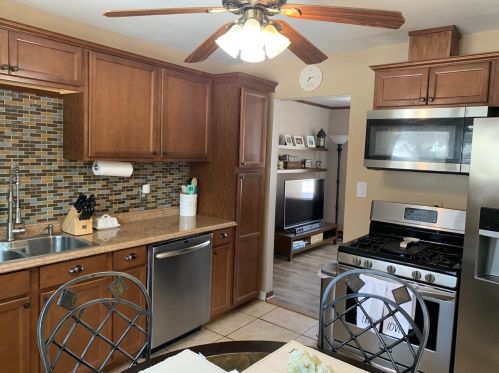 516 Liberty Pl, Hobart IN 46342-4659 exterior