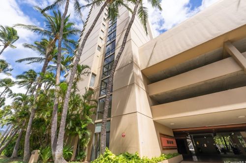 2121 Ala Wai Blvd, Honolulu HI  96815-2268 exterior