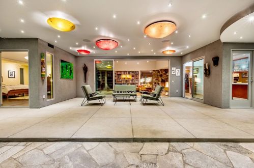 1107 Riviera Dr, Santa Ana CA 92706-1841 exterior