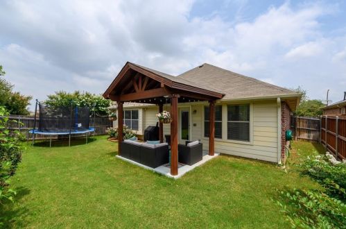 1268 Mountain Air Trl, Fort Worth TX  76131-5445 exterior