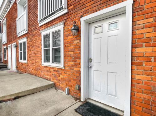 152 Dorchester Ave, Cincinnati OH  45219-1802 exterior