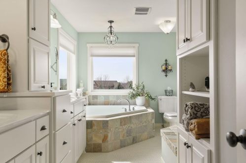 2488 Fieldstone Curv, Saint Paul MN  55129-6209 exterior