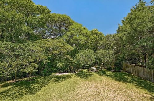 3918 Caney Crk Rd, Austin TX  78732-2216 exterior