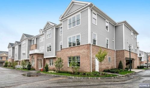 4306 Rio Vista Ln, Rockleigh, NJ 07647