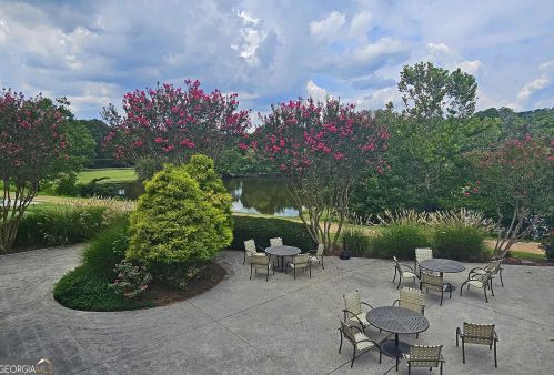 83 Montre Sq, Atlanta GA  30327-4046 exterior