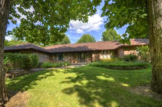 2020 Crystal Lake Rd, Volo, IL 60050-6425