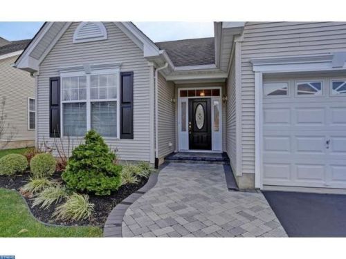 56 Monte Carlo Dr, Trenton, NJ 08691-3707