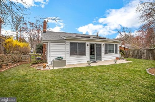 819 Hillsboro Dr, Silver Spring, MD 20902-3201